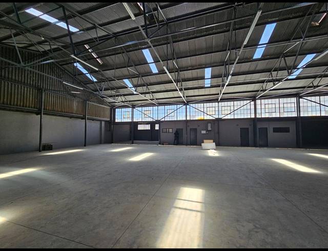 800M² WAREHOUSE TO LET IN BENROSE